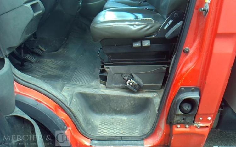 IVECO 35C13 BENNE SIMPLE CABINE COFFRE ROUGE DD-526-VL