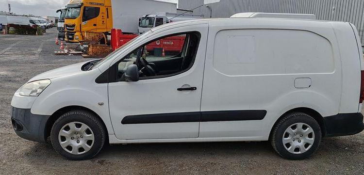 PEUGEOT PARTNER  L2  1.6 HDI 8V FAP FOURGON 90CV – DIESEL – 209096 KMS – ANNEE 2014 BLANC DD-878-VM