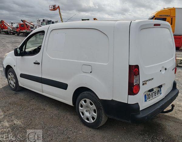 PEUGEOT PARTNER  L2  1.6 HDI 8V FAP FOURGON 90CV – DIESEL – 209096 KMS – ANNEE 2014 BLANC DD-878-VM