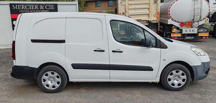 PEUGEOT PARTNER  L2  1.6 HDI 8V FAP FOURGON 90CV – DIESEL – 209096 KMS – ANNEE 2014 BLANC DD-878-VM