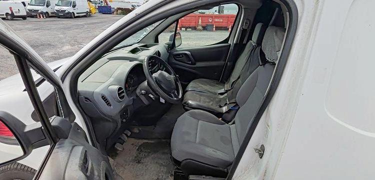 PEUGEOT PARTNER  L2  1.6 HDI 8V FAP FOURGON 90CV – DIESEL – 209096 KMS – ANNEE 2014 BLANC DD-878-VM