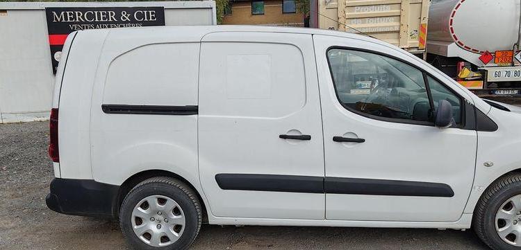PEUGEOT PARTNER  L2  1.6 HDI 8V FAP FOURGON 90CV – DIESEL – 209096 KMS – ANNEE 2014 BLANC DD-878-VM