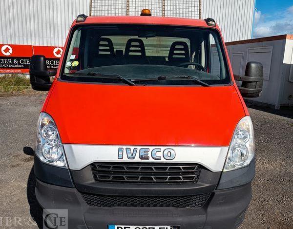IVECO DAILY 35C13 BENNE AVEC COFFRE ACIER DIESEL – 124032 KMS – ANNEE 2014 ROUGE DE-027-FW