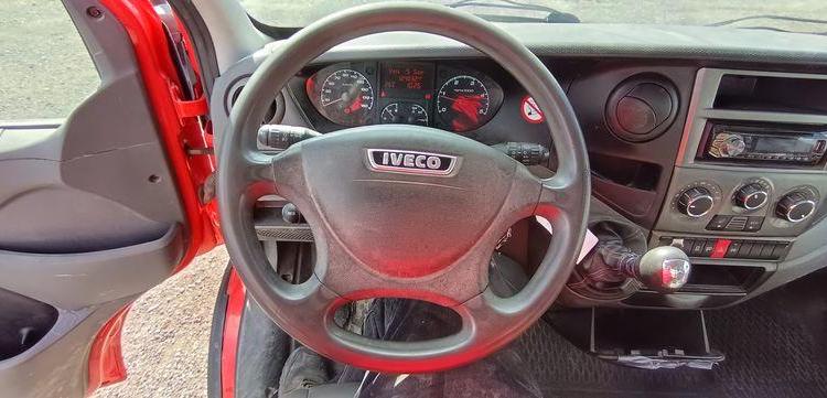 IVECO DAILY 35C13 BENNE AVEC COFFRE ACIER DIESEL – 124032 KMS – ANNEE 2014 ROUGE DE-027-FW