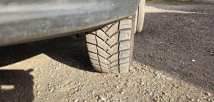 IVECO DAILY 35C13 BENNE AVEC COFFRE ACIER DIESEL – 155067 KMS – ANNEE 2014 ROUGE DE-363-QS