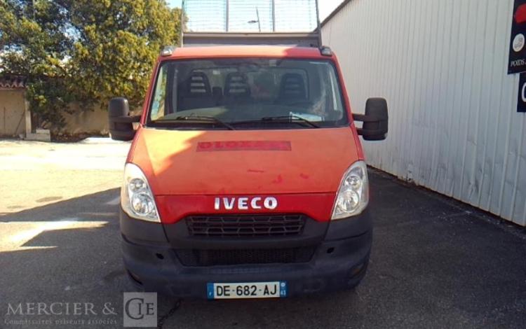 IVECO 35C13 BENNE SIMPLE CABINE COFFRE ROUGE DE-682-AJ