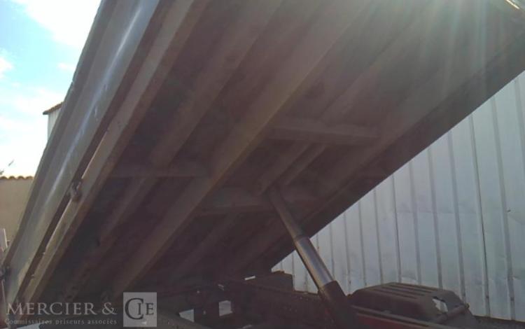 IVECO 35C13 BENNE SIMPLE CABINE COFFRE ROUGE DE-682-AJ
