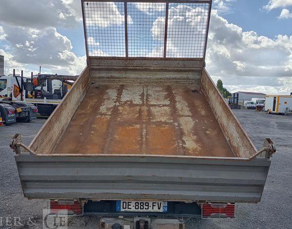 IVECO DAILY 35C13 BENNE AVEC COFFRE ACIER DIESEL – 166379 KMS – ANNEE 2014 ROUGE DE-889-FV