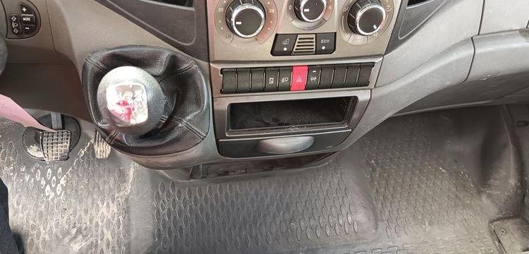IVECO DAILY 35C13 BENNE AVEC COFFRE ACIER DIESEL – 166379 KMS – ANNEE 2014 ROUGE DE-889-FV