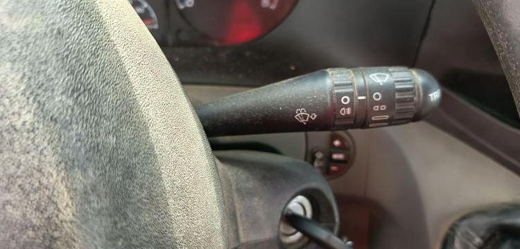 IVECO DAILY 35C13 BENNE AVEC COFFRE ACIER DIESEL – 166379 KMS – ANNEE 2014 ROUGE DE-889-FV