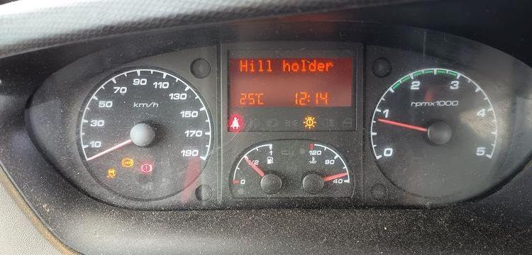 IVECO DAILY 35C13 BENNE AVEC COFFRE ACIER DIESEL – 166379 KMS – ANNEE 2014 ROUGE DE-889-FV