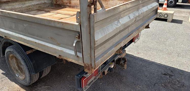 IVECO DAILY 35C13 BENNE AVEC COFFRE ACIER DIESEL – 166379 KMS – ANNEE 2014 ROUGE DE-889-FV