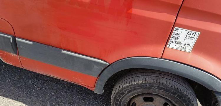 IVECO DAILY 35C13 BENNE AVEC COFFRE ACIER DIESEL – 166379 KMS – ANNEE 2014 ROUGE DE-889-FV