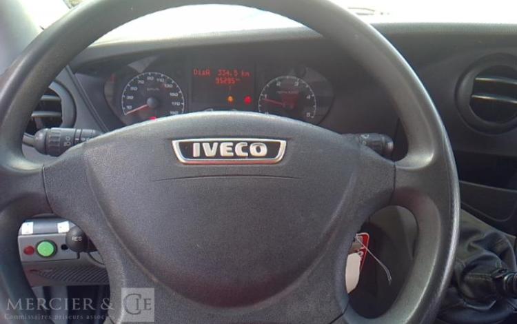 IVECO 35S11 NACELLE SUR VL MULTITEL MT202DS 20M 4829H ROUGE DF-433-QE