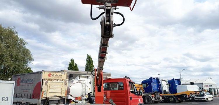 IVECO 35S12 AVEC NACELLE MULTITEL MT202 20M – DIESEL –  4710 HEURES – 89933 KMS ROUGE DF-498-QE
