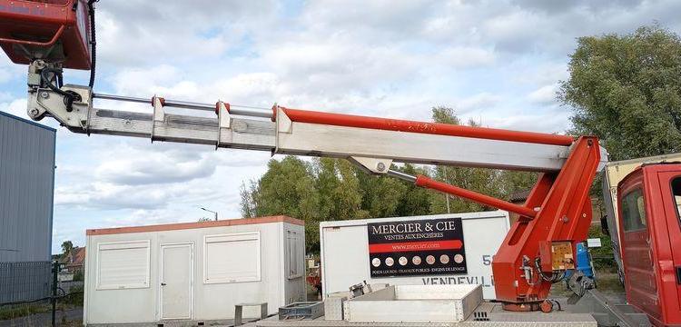 IVECO 35S12 AVEC NACELLE MULTITEL MT202 20M – DIESEL –  4710 HEURES – 89933 KMS ROUGE DF-498-QE