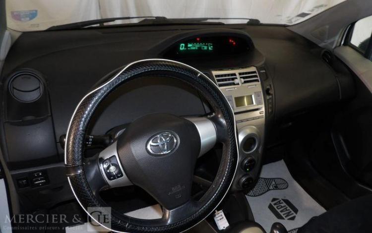 TOYOTA YARIS 1,4 D4D 90 LUNA PACK BVA BLANC DG-027-JT