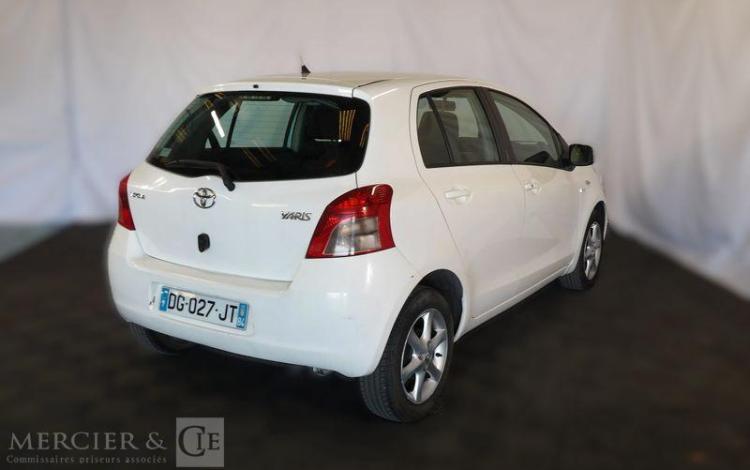 TOYOTA YARIS 1,4 D4D 90 LUNA PACK BVA BLANC DG-027-JT