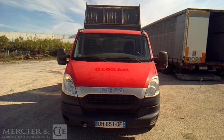 IVECO 35C13 BENNE  SIMPLE CABINE COFFRE ROUGE DH-651-QF
