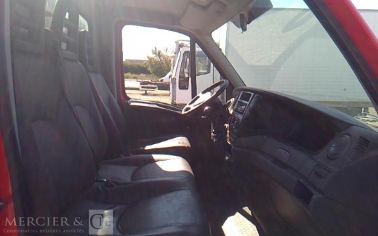 IVECO 35C13 BENNE  SIMPLE CABINE COFFRE ROUGE DH-651-QF