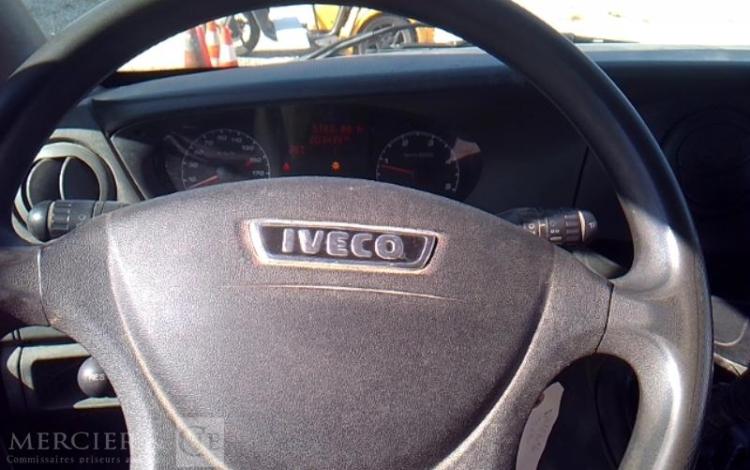 IVECO 35C13 BENNE  SIMPLE CABINE COFFRE ROUGE DH-651-QF