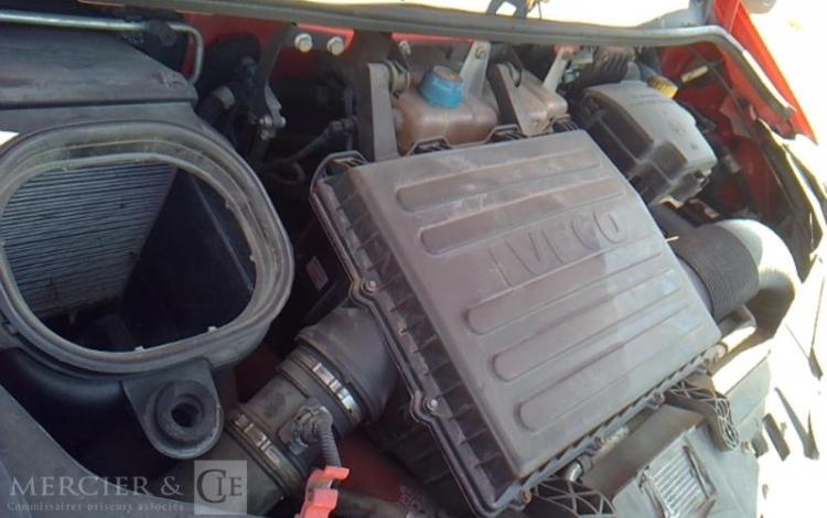 IVECO 35C13 BENNE  SIMPLE CABINE COFFRE ROUGE DH-651-QF