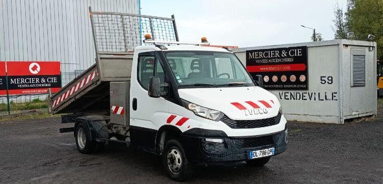 IVECO DAILY BENNE AVEC COFFRE AICIER DIESEL BLANC DL-788-DP