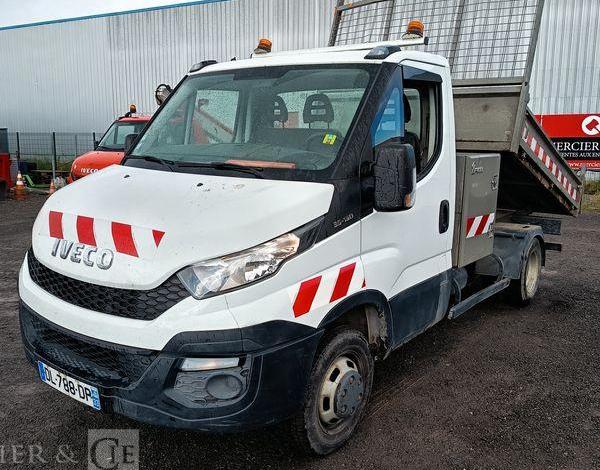 IVECO DAILY BENNE AVEC COFFRE AICIER DIESEL BLANC DL-788-DP