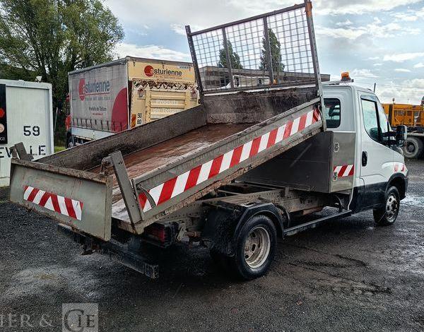 IVECO DAILY BENNE AVEC COFFRE AICIER DIESEL BLANC DL-788-DP