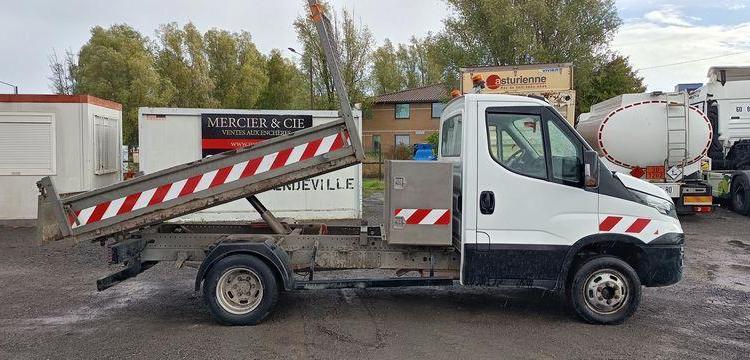 IVECO DAILY BENNE AVEC COFFRE AICIER DIESEL BLANC DL-788-DP
