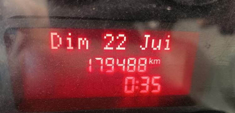 IVECO DAILY BENNE AVEC COFFRE AICIER DIESEL BLANC DL-788-DP