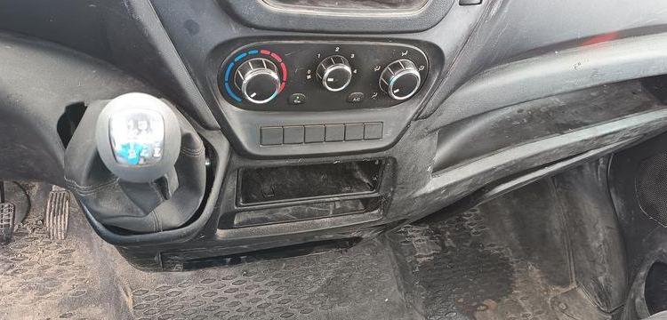 IVECO DAILY BENNE AVEC COFFRE AICIER DIESEL BLANC DL-788-DP
