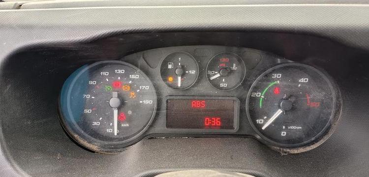 IVECO DAILY BENNE AVEC COFFRE AICIER DIESEL BLANC DL-788-DP