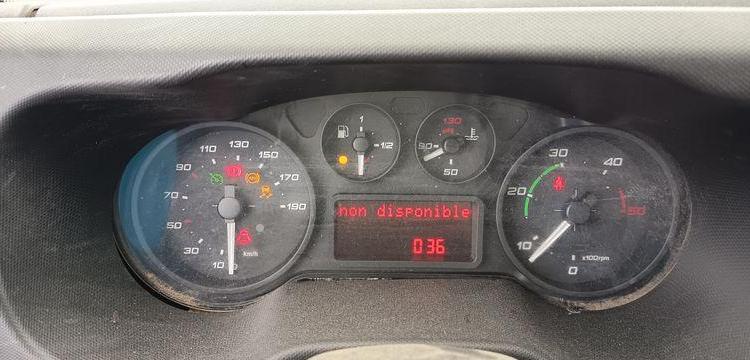 IVECO DAILY BENNE AVEC COFFRE AICIER DIESEL BLANC DL-788-DP