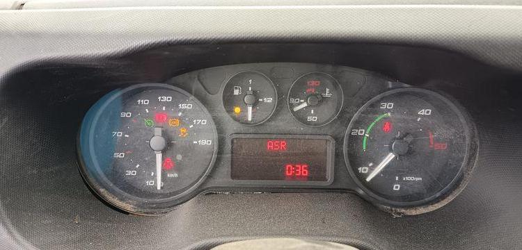 IVECO DAILY BENNE AVEC COFFRE AICIER DIESEL BLANC DL-788-DP