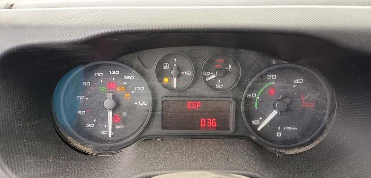 IVECO DAILY BENNE AVEC COFFRE AICIER DIESEL BLANC DL-788-DP