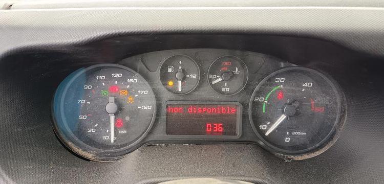 IVECO DAILY BENNE AVEC COFFRE AICIER DIESEL BLANC DL-788-DP
