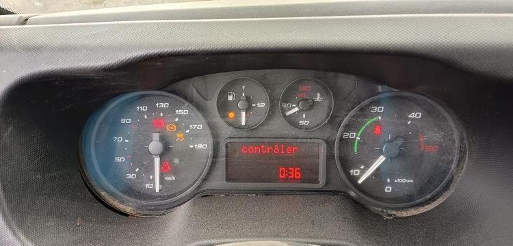 IVECO DAILY BENNE AVEC COFFRE AICIER DIESEL BLANC DL-788-DP