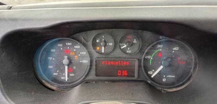 IVECO DAILY BENNE AVEC COFFRE AICIER DIESEL BLANC DL-788-DP
