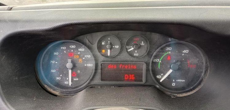 IVECO DAILY BENNE AVEC COFFRE AICIER DIESEL BLANC DL-788-DP