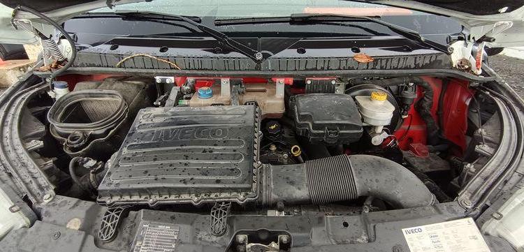IVECO DAILY BENNE AVEC COFFRE AICIER DIESEL BLANC DL-788-DP