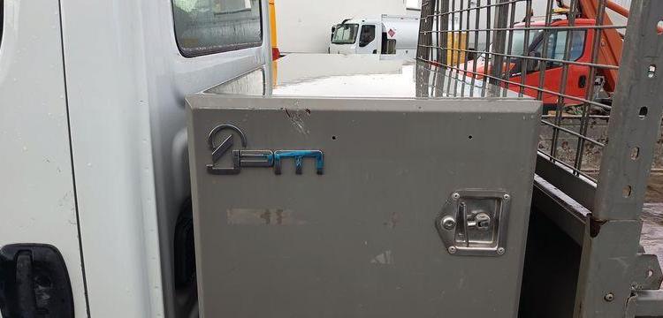 IVECO DAILY BENNE AVEC COFFRE AICIER DIESEL BLANC DL-788-DP