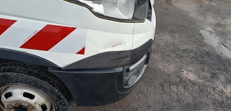 IVECO DAILY BENNE AVEC COFFRE AICIER DIESEL BLANC DL-788-DP
