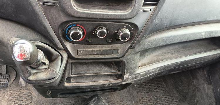 IVECO DAILY 35C13 2.3 LD 16V 126 CV BENNE AVEC COFFRE ACIER DIESEL – 171362 KMS BLANC DV-708-LQ