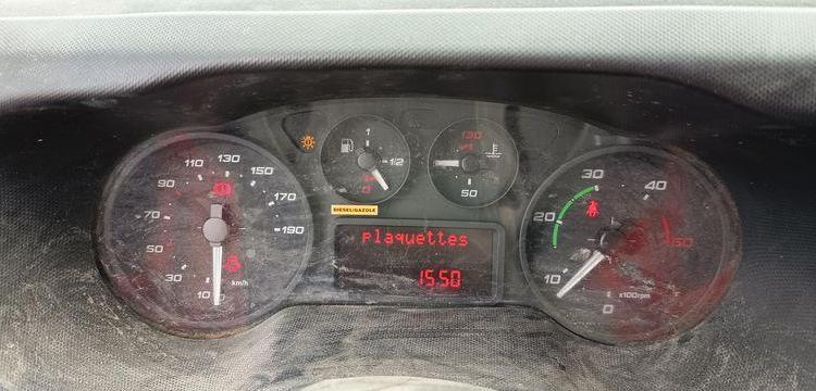 IVECO DAILY 35C13 2.3 LD 16V 126 CV BENNE AVEC COFFRE ACIER DIESEL – 171362 KMS BLANC DV-708-LQ