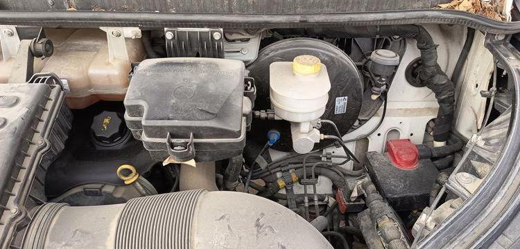 IVECO DAILY 35C13 2.3 LD 16V 126 CV BENNE AVEC COFFRE ACIER DIESEL – 171362 KMS BLANC DV-708-LQ