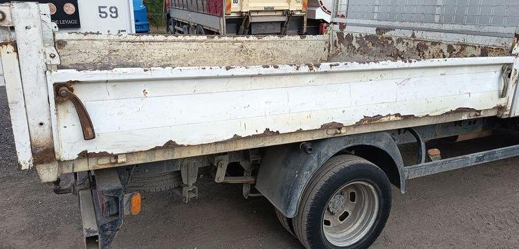 IVECO DAILY 35C13 2.3 LD 16V 126 CV BENNE AVEC COFFRE ACIER DIESEL – 171362 KMS BLANC DV-708-LQ