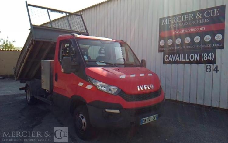 IVECO 35-130 BENNE SIMPLE CABINE COFFRE ROUGE EB-121-ZW