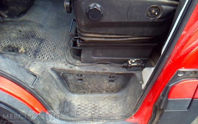 IVECO 35-130 BENNE SIMPLE CABINE COFFRE ROUGE EB-121-ZW