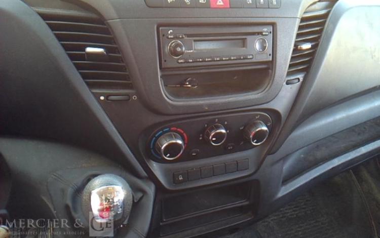 IVECO 35-130 BENNE SIMPLE CABINE COFFRE ROUGE EB-121-ZW